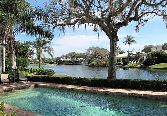 3rd image of 35 Waxmyrtle Way