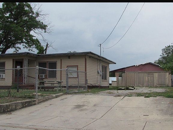 3rd image of 165 W Ansley Blvd