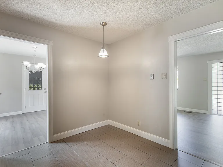 1505 Aldenwood Ln — Photo 13