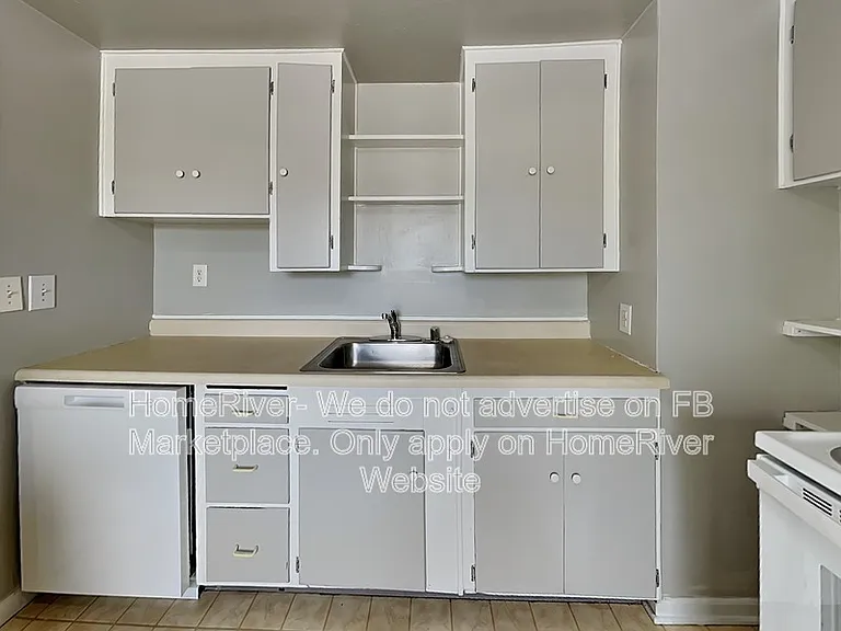 2329 W Sanson Ave — Photo 7