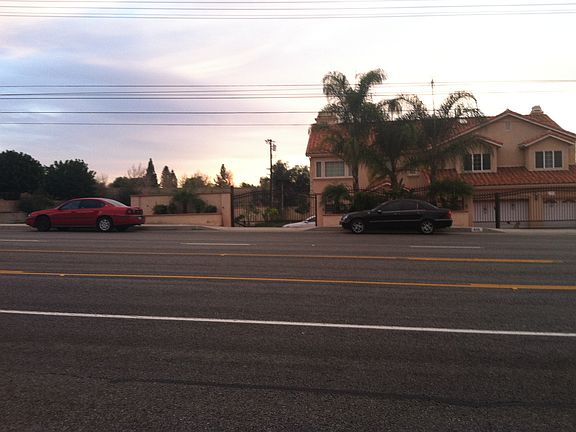 2nd image of 406 Baseline Rd