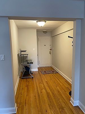 3rd image of 11860 Metropolitan Ave APT 2B