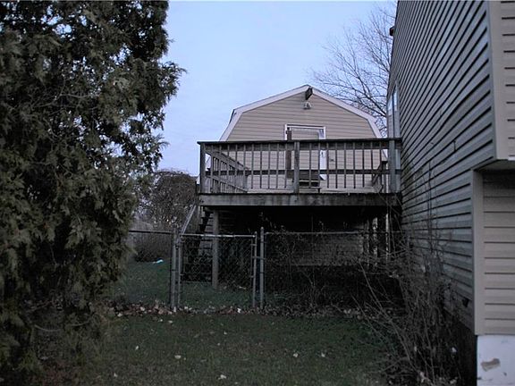 3rd image of 4957 Dahlia Cir