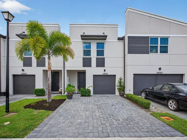 3942 SE Caladium Court, Stuart, FL 34997