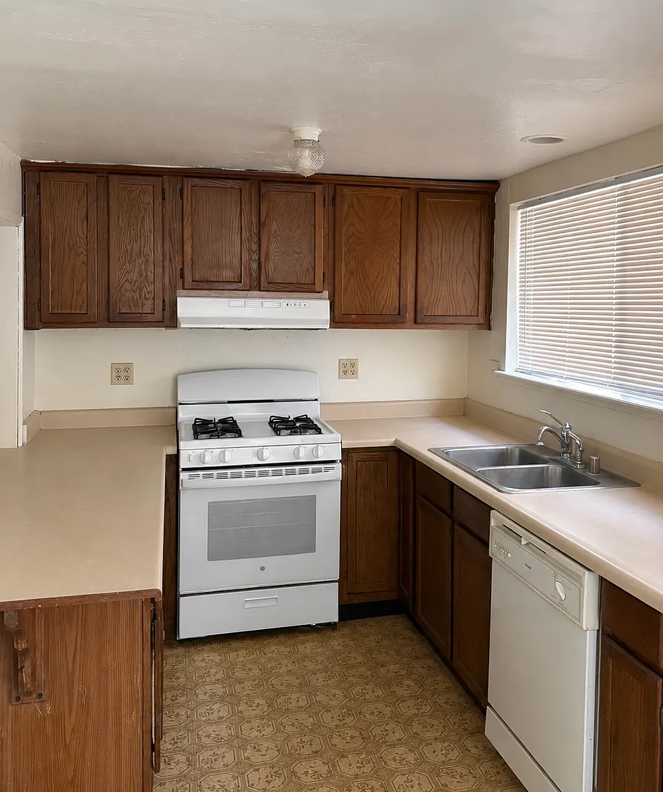 2 bed, 850 sqft, $2,100 — Photo 3