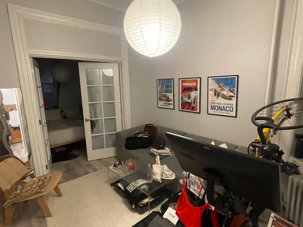 221 E 83rd St APT 1e, New York, NY 10028