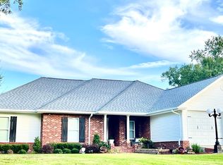 435 Sycamore St, Raceland, LA 70394