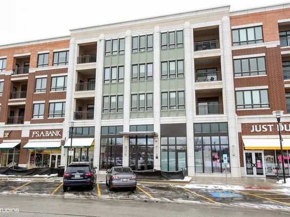 450 Village Center Dr Unit 209, Burr Ridge, IL 60527