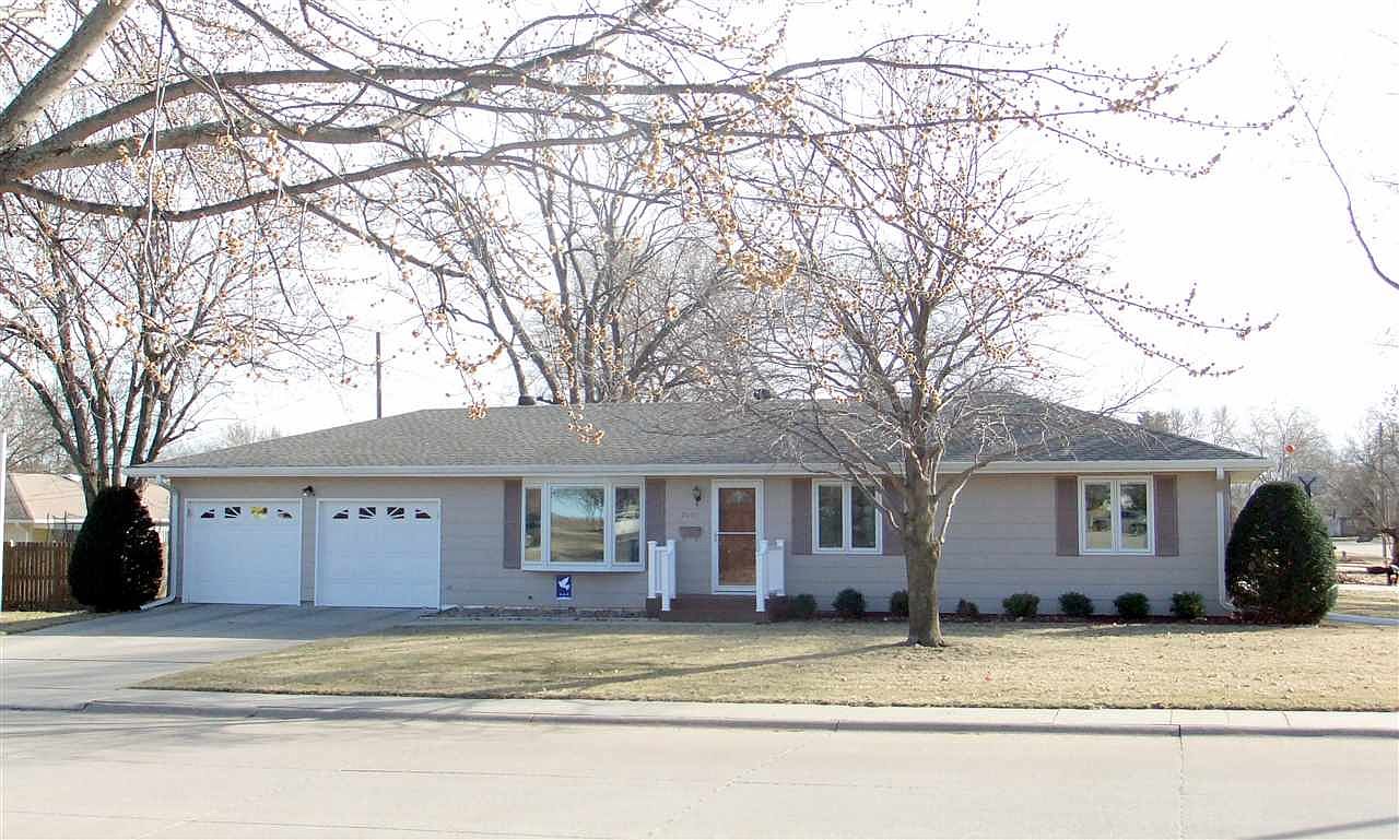 2001 Garfield St Beatrice NE 68310 Zillow