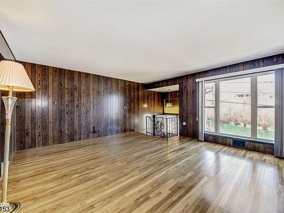 5th image of 3614 Charles Ct