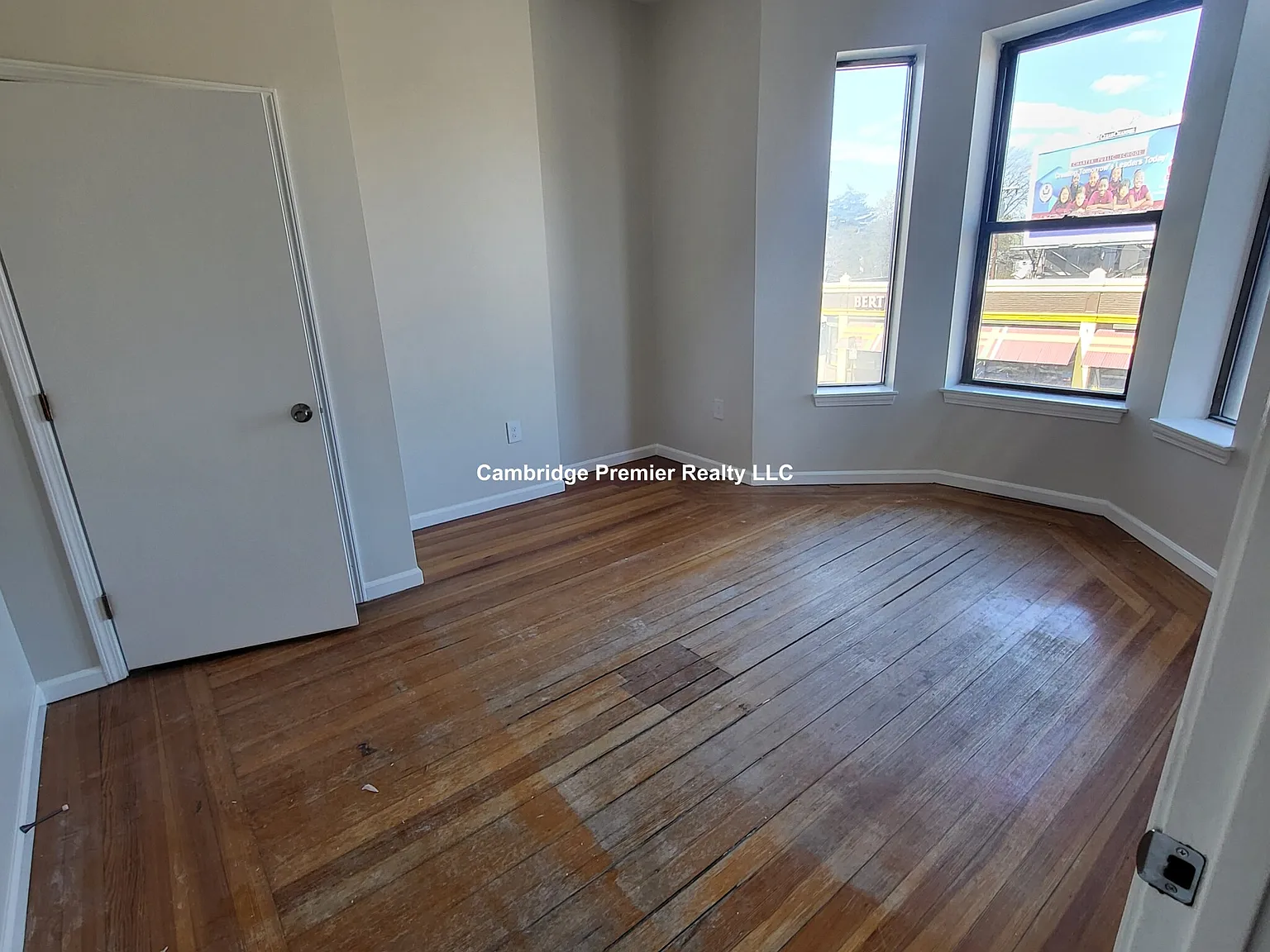 2 bed, 800 sqft, $3,244 — Photo 3