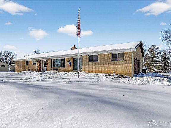 4th image of 1025 Helke Rd