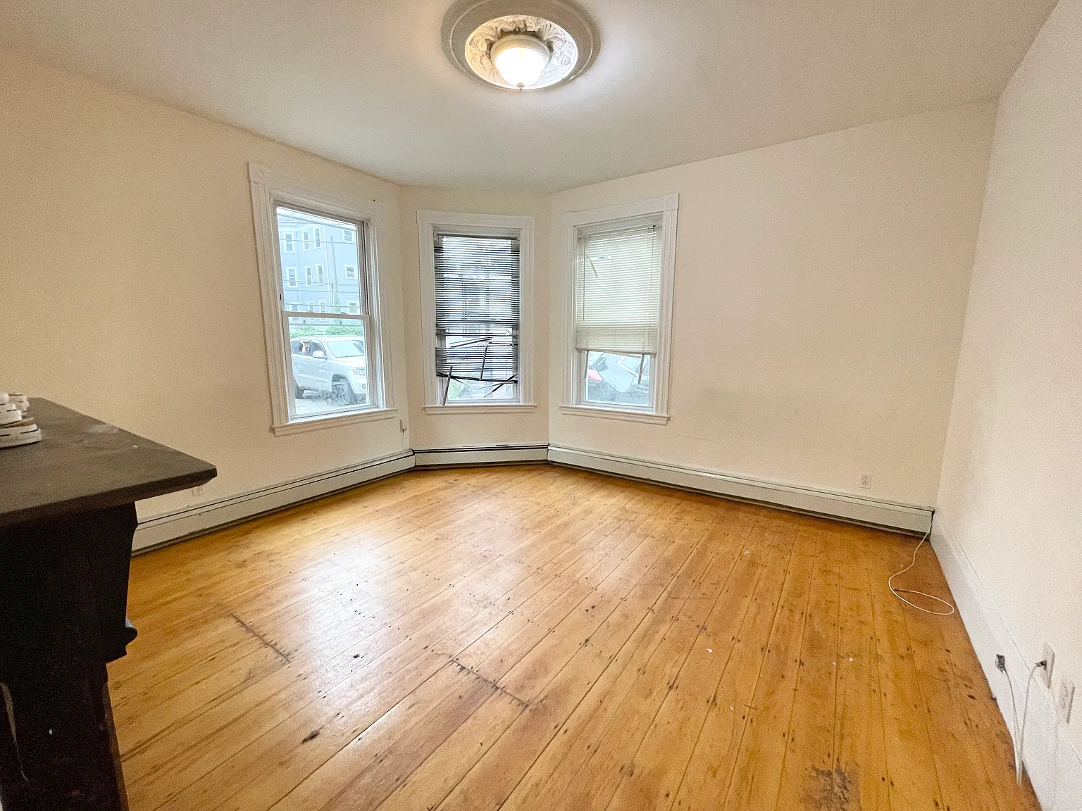 3 bed, 1.5 bath, 1500 sqft, $4,200 — Photo 2