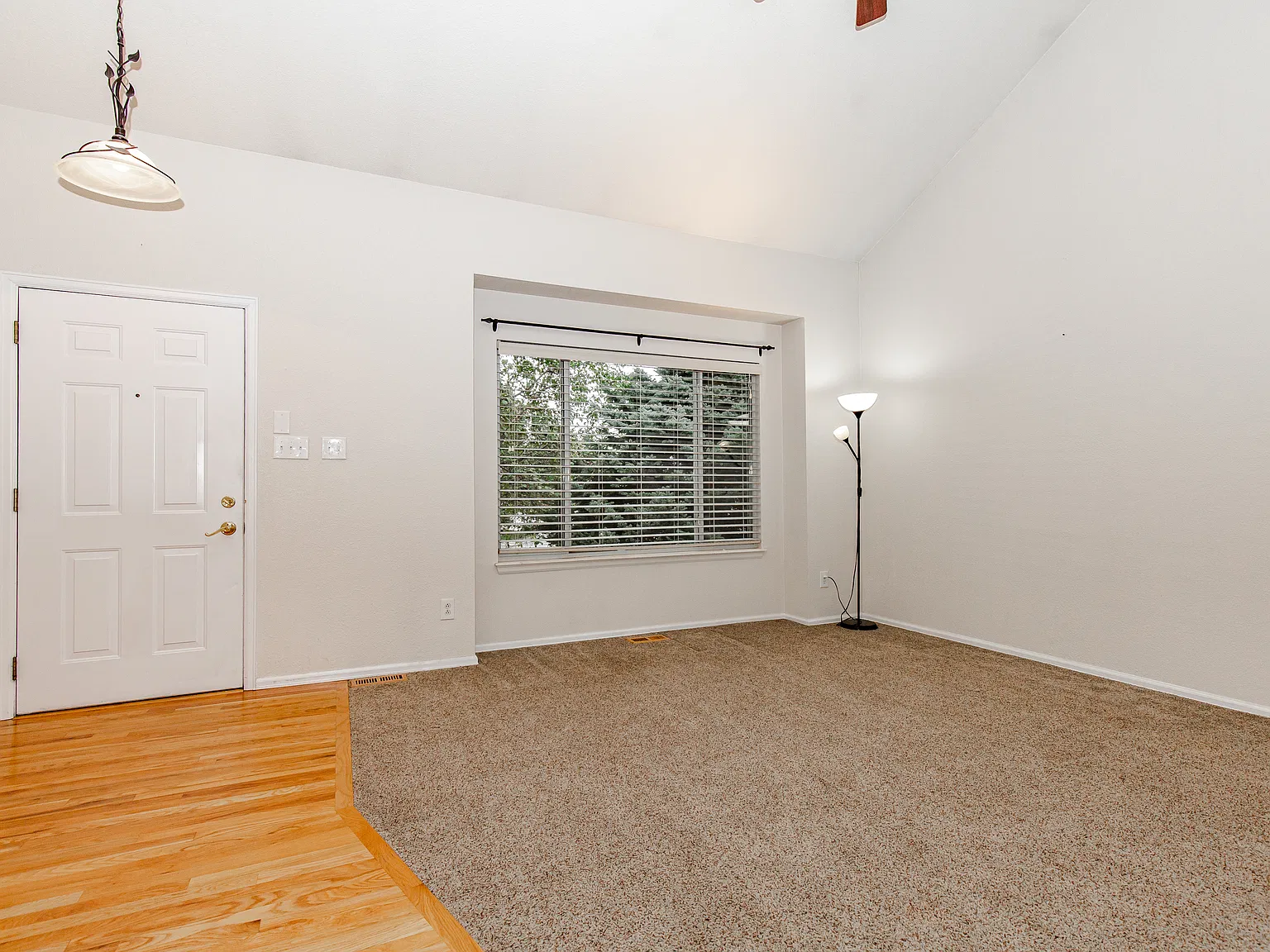 4 bed, 1878 sqft, $2,800 — Photo 2