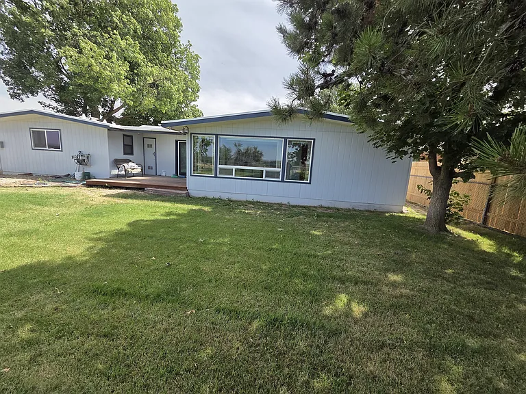 2215 Terrace Dr — Photo 5