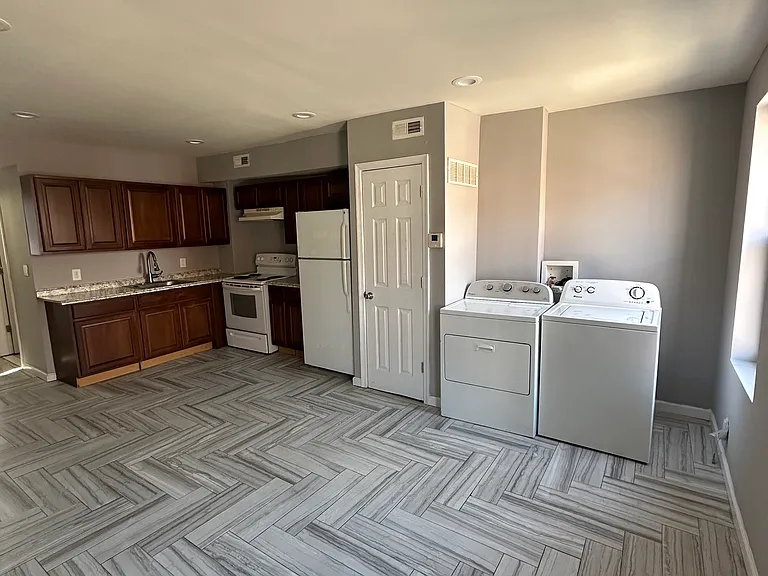 1610 W Stiles St #2 — Photo 14