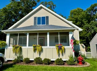 17309 Coles Park Rd, Spring Lake, MI 49456