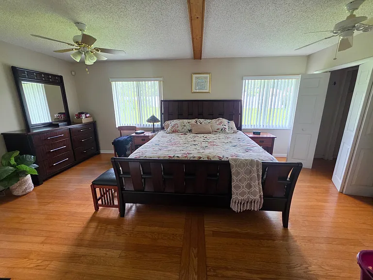 725 Hamlin Dr — Photo 10