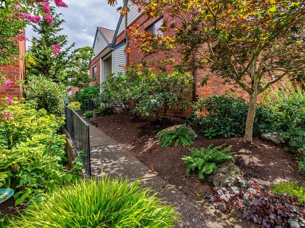 14811 NE Sacramento St Unit 95, Portland, OR 97230