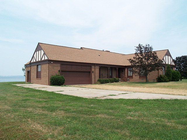 1st image of 31 Riverbank Dr
