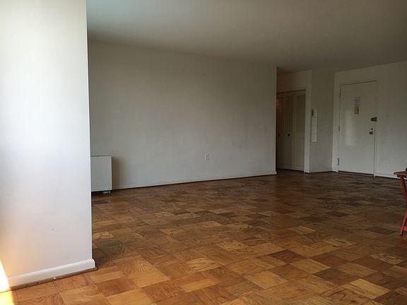 3rd image of 10500 Rockville Pike Unit 411