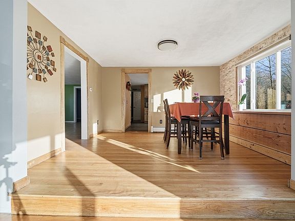 5th image of 592 Stony Hill Rd