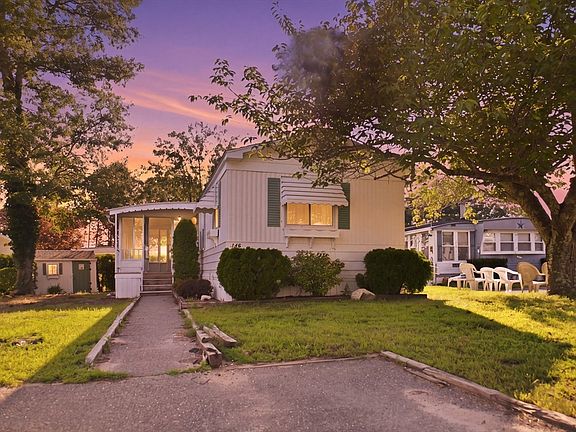 2nd image of 146 Queen Dr
