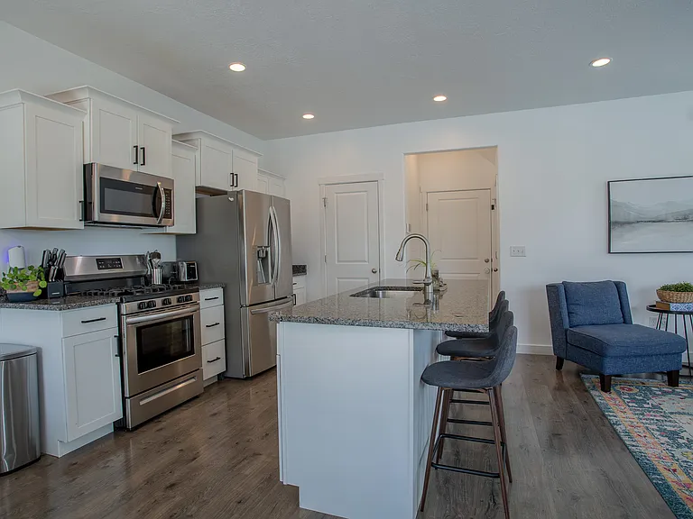 469 S School House Rd E — Photo 13
