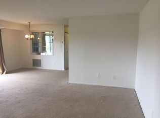 216 Locust St SE APT 134, Vienna, VA 22180