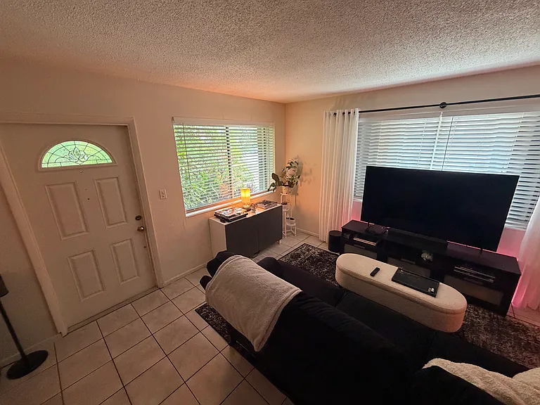 3031 NE 21st Ave #1 — Photo 16