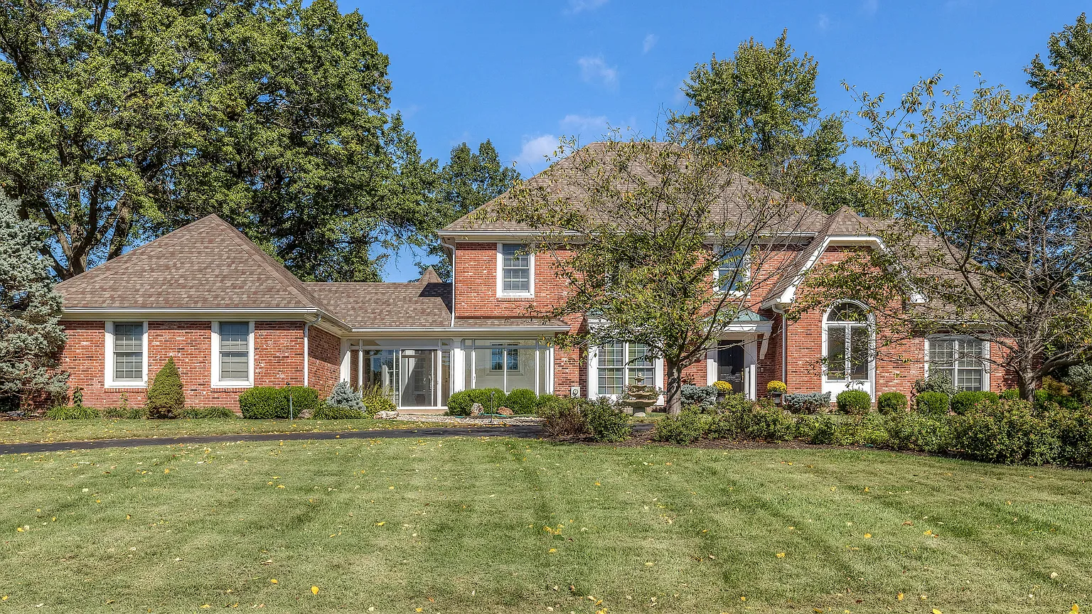 12045 Embassy Row photo 1