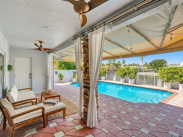 5841 Bayview Dr — Photo 46