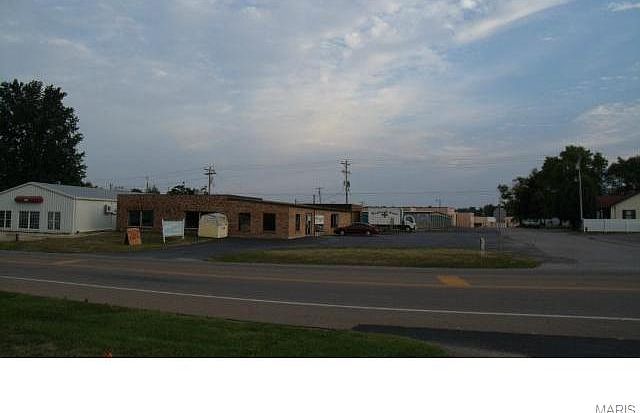 1st image of 390 Ste Genevieve Dr