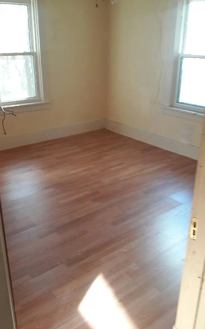 5 bed, 1.5 bath, 2112 sqft, $1,150 — Photo 2