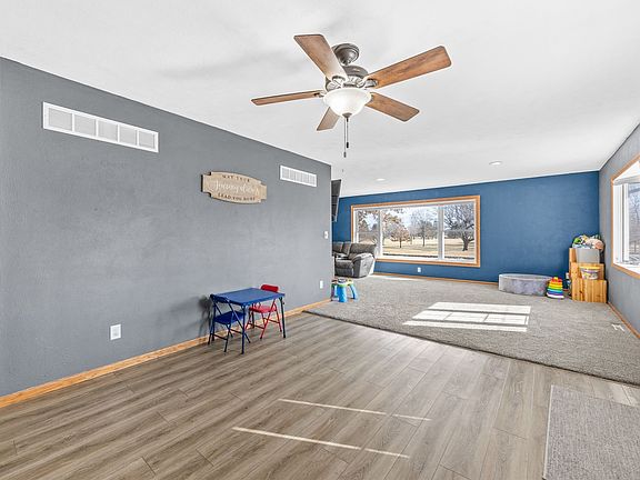 3rd image of 205 N 9th Ave
