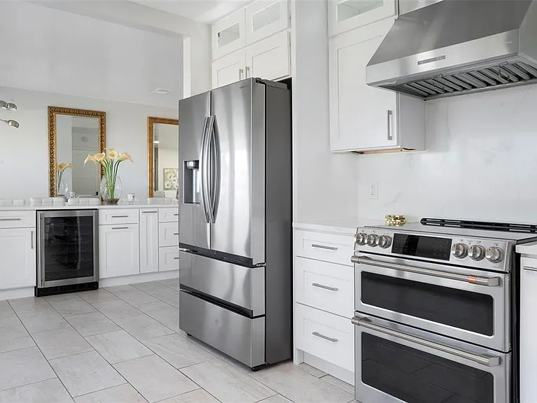 2710 Hibiscus Dr W — Photo 18