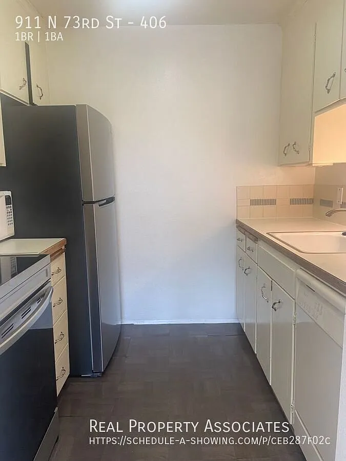 Amazing green lake location with views! — Photo 4