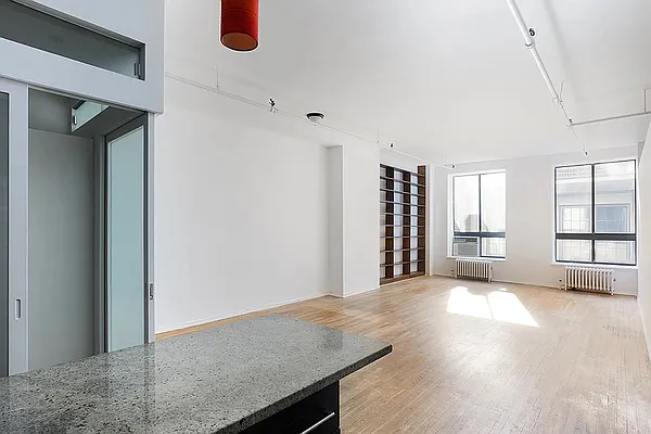 Rented by LEVEN Real Estate | media 2