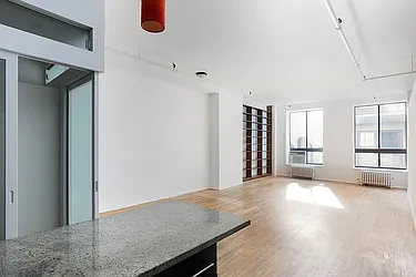 Rented by LEVEN Real Estate