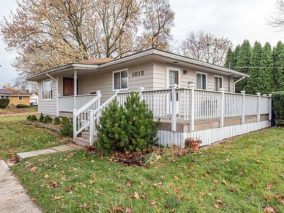 3rd image of 1015 Merton Ave