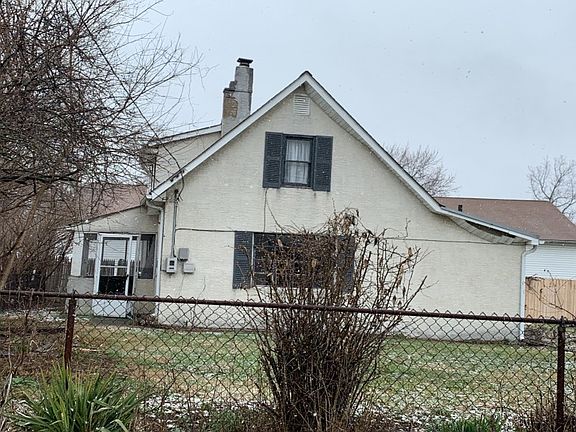 3rd image of 1520 Engadine Ave