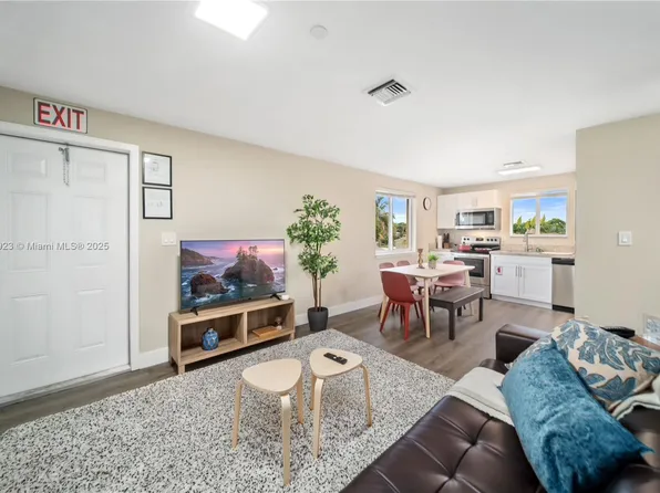 2324 Garfield St, Hollywood, FL 33020