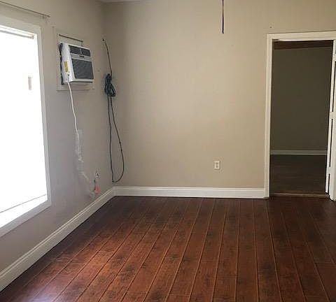 5th image of 422 Prewitt St #3