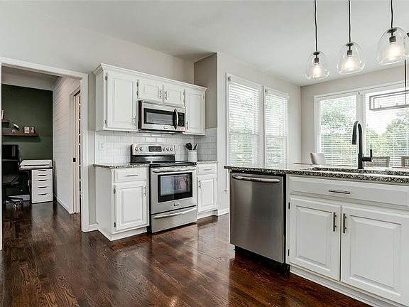 4th image of 7855 W 152nd Ter