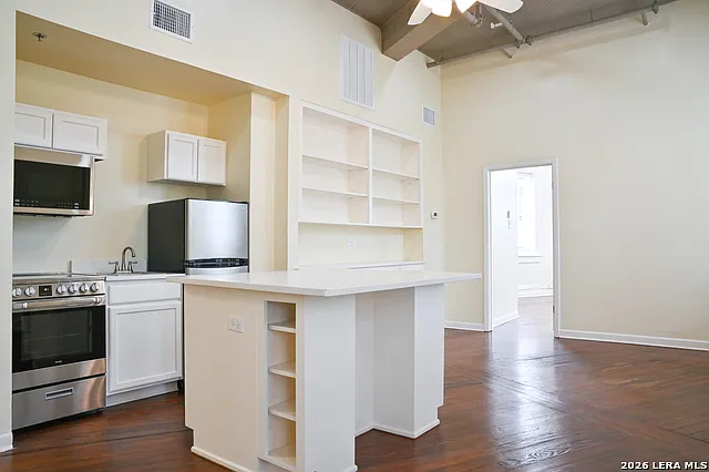 245 Losoya St — Photo 18