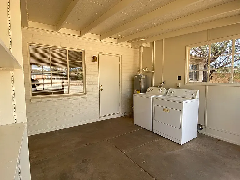 1014 W 17th Pl — Photo 18