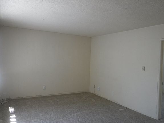 4th image of 4062 Shasta St #9