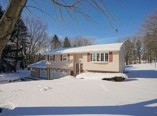 7427 Dekorra Rd, Deforest, WI 53532