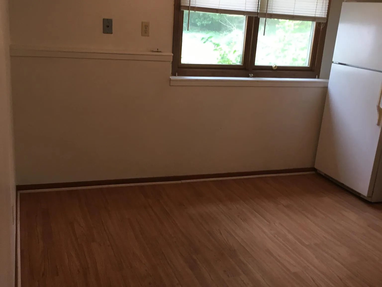 3 bed, 1.5 bath, 1148 sqft, $1,350 — Photo 3