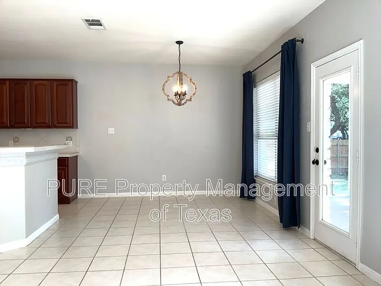 2302 Barnett Dr — Photo 15